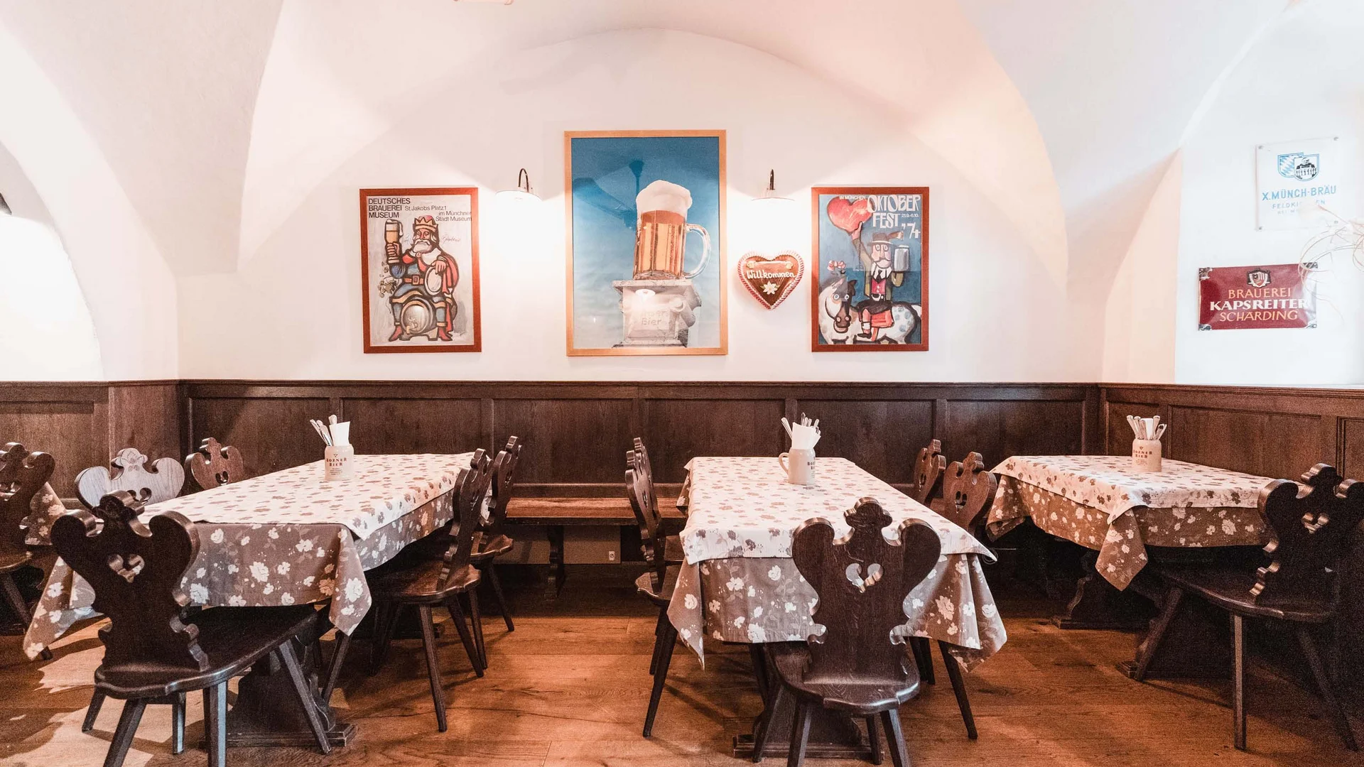 Wirtshaus, Bier, Brot, Wasser und Eck: Das ist das Bozner. Wirtshaus, Bier, Brot, Wasser und Eck: Das ist das Bozner.
